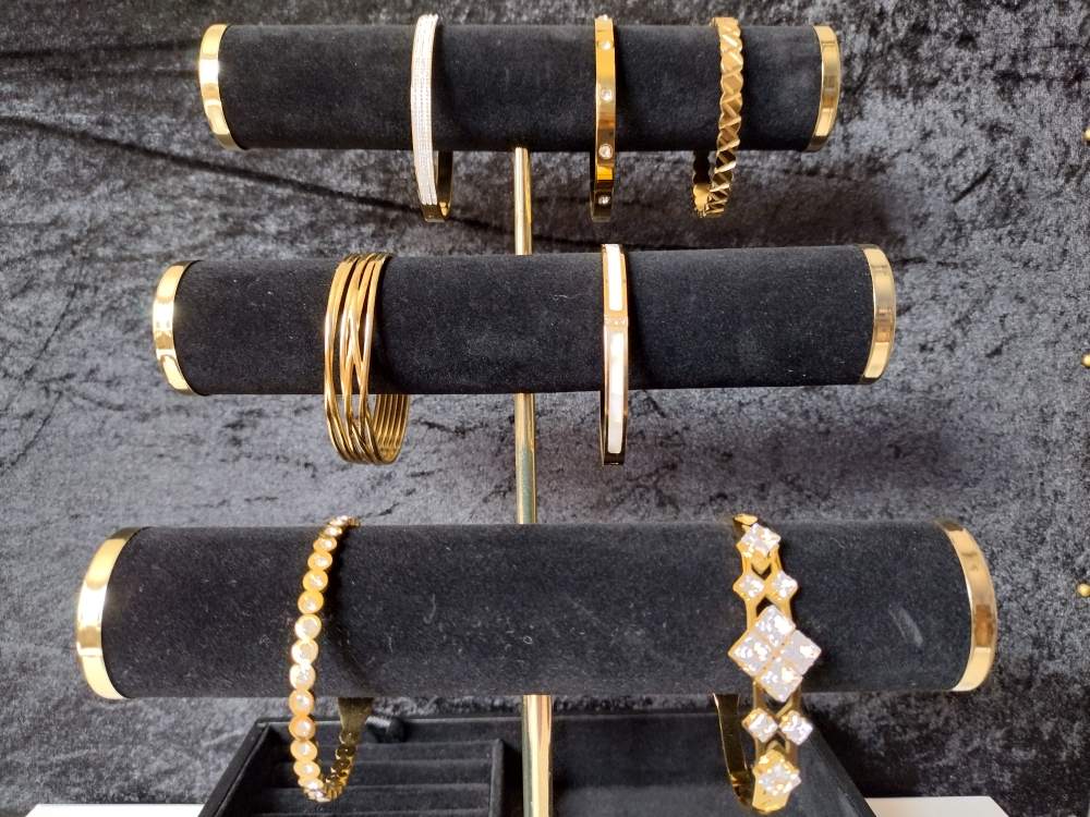 Slim bangles, layered bands and geometric bracelet designs